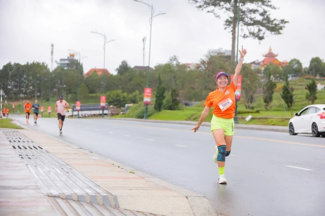 
Lan tỏa tinh thần sẻ chia cho trẻ em nghèo hiếu học với giải marathon 'Mỗi bước chân - một ước mơ'